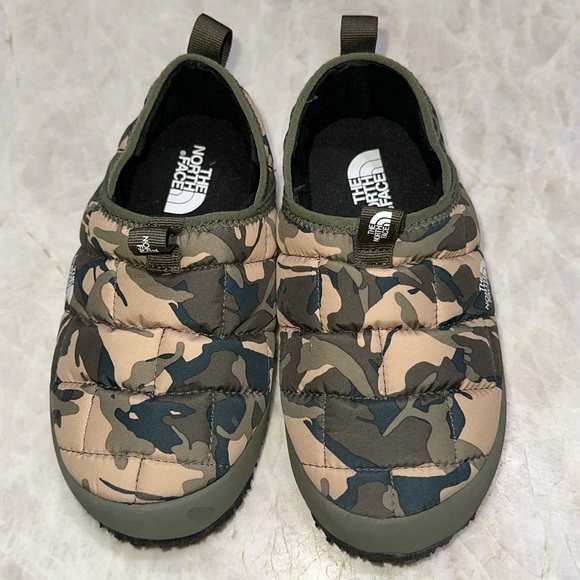 North Face ThermoBall Traction II Boys Slippers - camouflage - size 2 - Picture 1 of 5